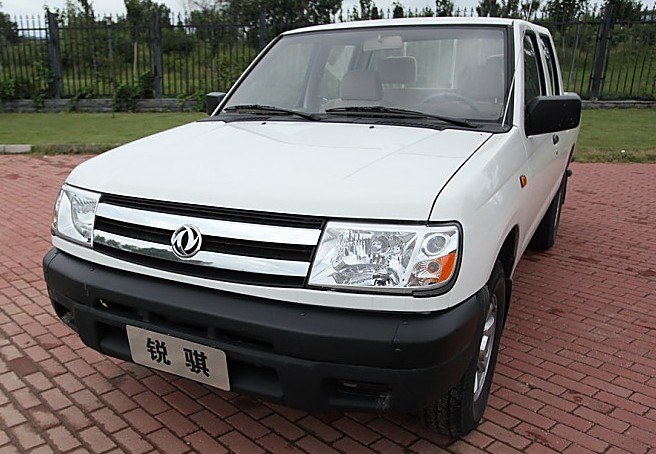 郑州日产 锐骐皮卡 4WD ZD25柴油标准型 国Ⅲ 2009款