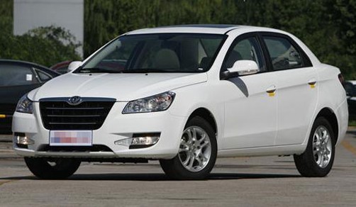 东风风神 S30三厢 1.6L 手动 尊贵型 2012款